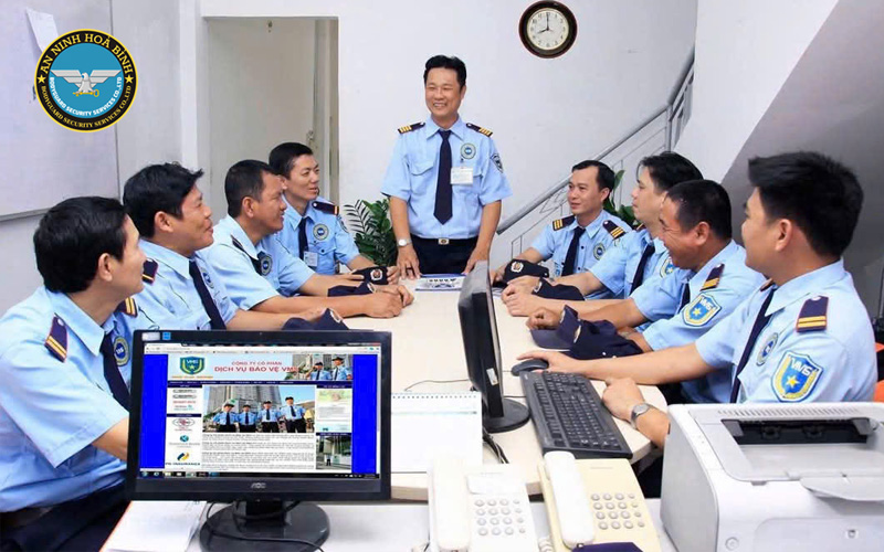 Dịch vụ bảo vệ cá nhân/Vệ sĩ chuyên nghiệp giá bao nhiêu? 1 Dịch vụ bảo vệ cá nhân là gì?